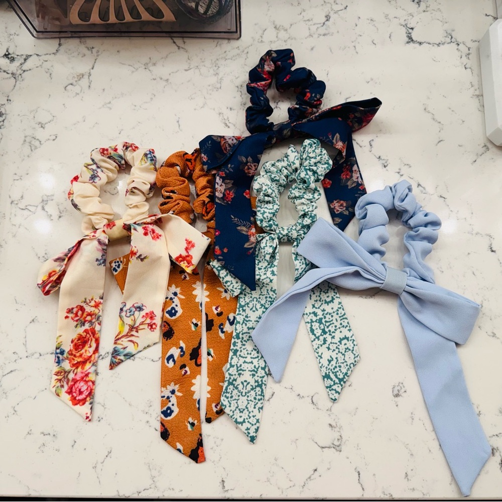 NWOT Free People Hair Bow Scrunchies